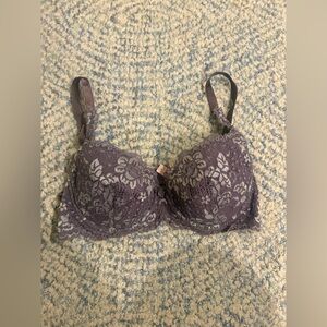 Victoria’s Secret Elegant Lace Underwire Bra - Purple